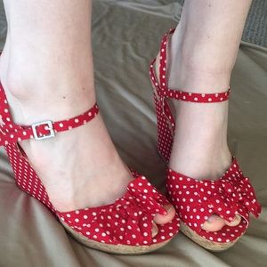 5 inch wedge heels with polka dot design